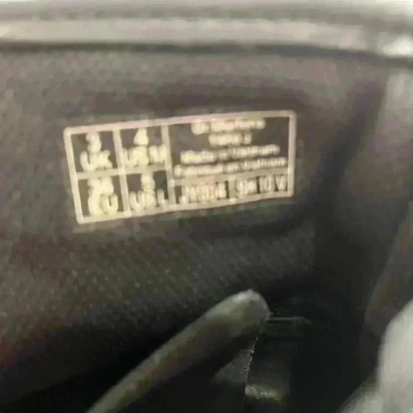 Kid Youth Dr. Marten Patent Leather Black Boots Size: US 4 - Picture 4 of 6